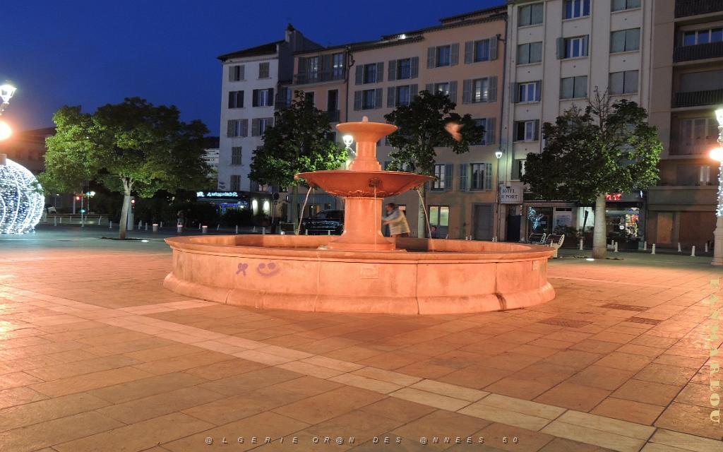 2025 11 28 TOULON EN SOIREE -  LE PORT ET ILLUMINATIONS VILLE (21).jpg
